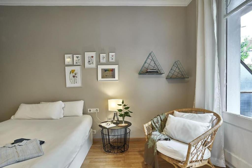 Magnificent 4 Bedroom Apartment In Eixample Barcelona Eksteriør bilde