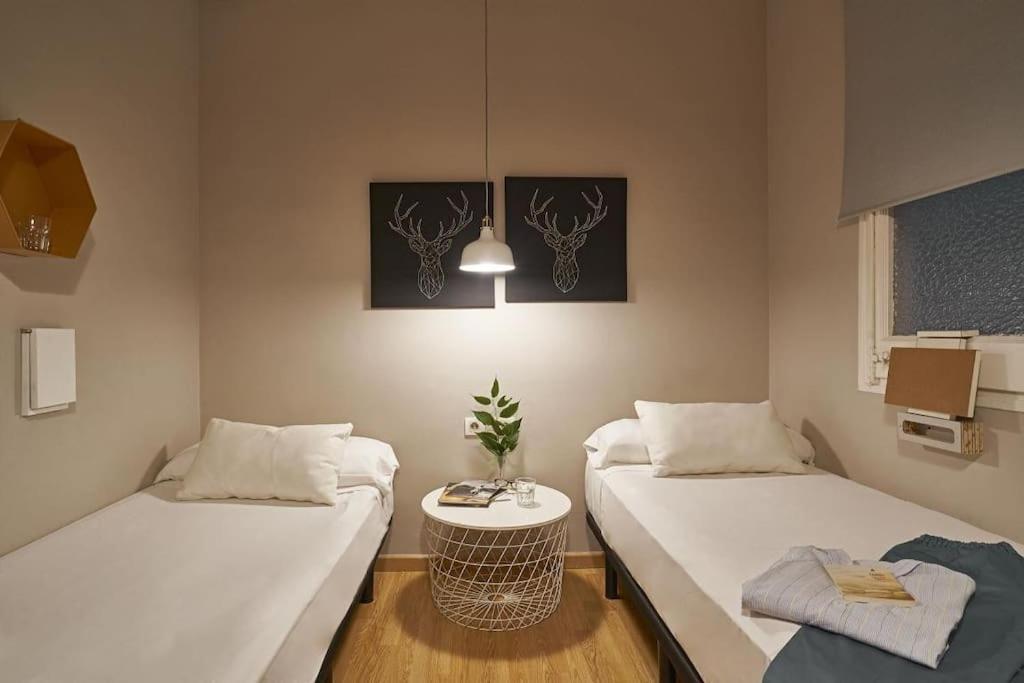 Magnificent 4 Bedroom Apartment In Eixample Barcelona Eksteriør bilde