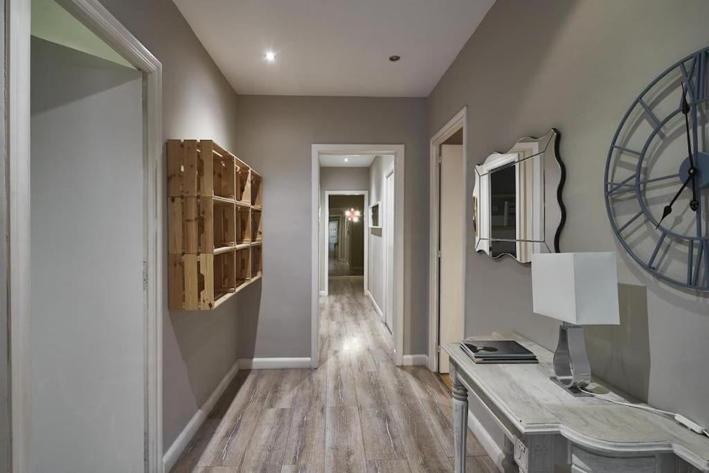 Magnificent 4 Bedroom Apartment In Eixample Barcelona Eksteriør bilde