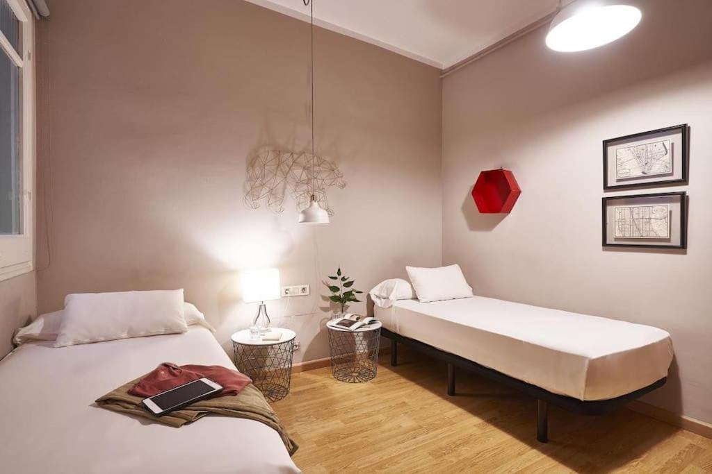 Magnificent 4 Bedroom Apartment In Eixample Barcelona Eksteriør bilde