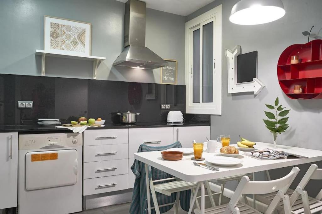 Magnificent 4 Bedroom Apartment In Eixample Barcelona Eksteriør bilde